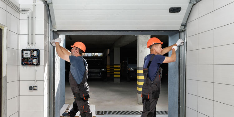 professional garage door service in Churchill Meadows, ON.